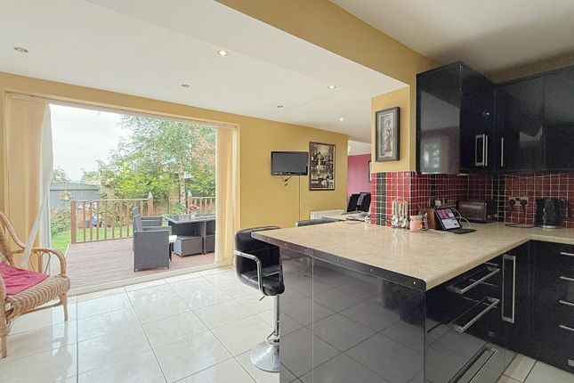 17, Sycamore Chase, Pudsey photo 3