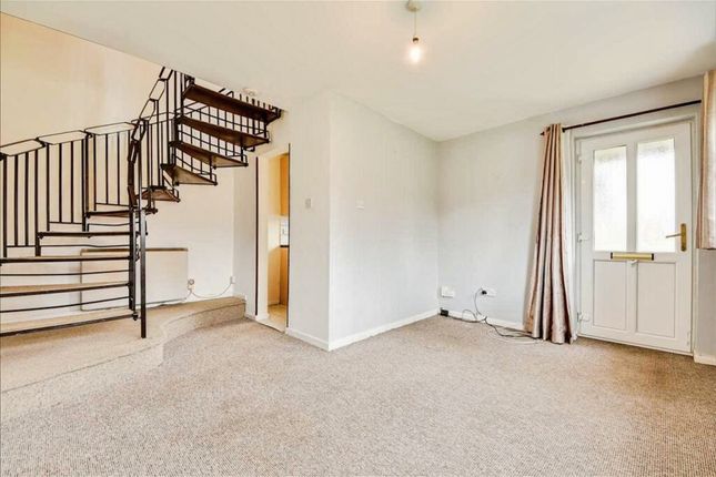 19, Hedgeway, Northampton photo 3