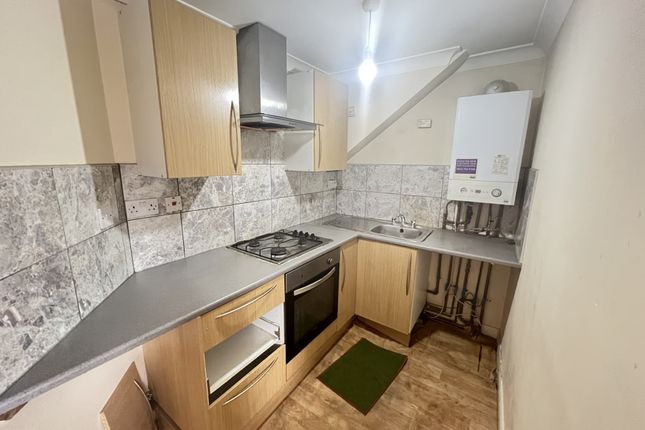 1-bed flat on Flat 3, 4 Herbert Road, Southall, £1,100/mo