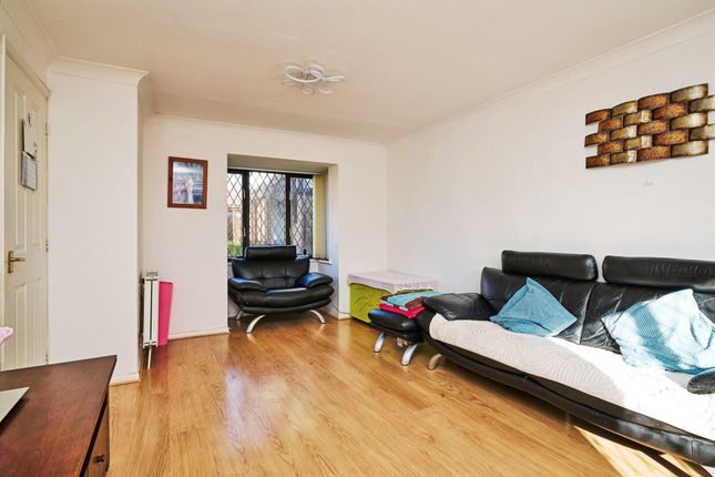 19, Campbell Drive, Peterborough photo 4