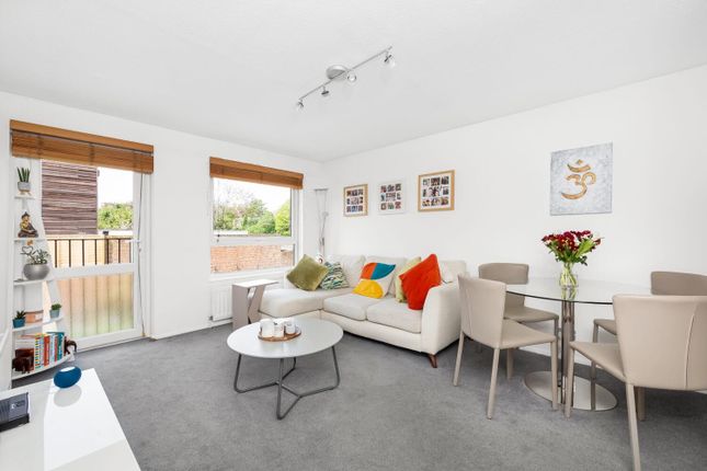 Flat for sale in Loxley Close, Sydenham, London