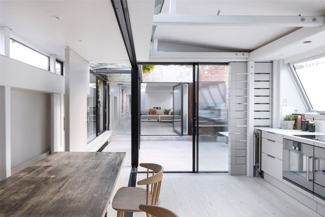 9, Vernon Yard, London photo 4