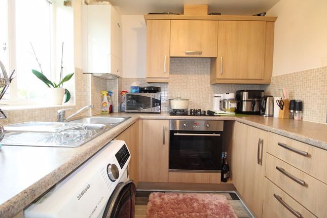 83, Orchid Close, Luton photo 3