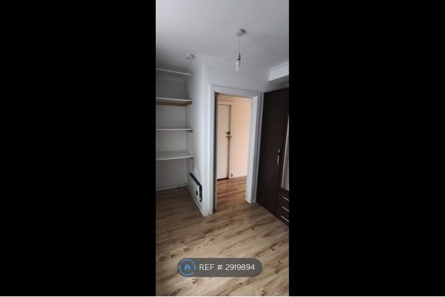 Flat A, Churchill Avenue, Aylesbury photo 5