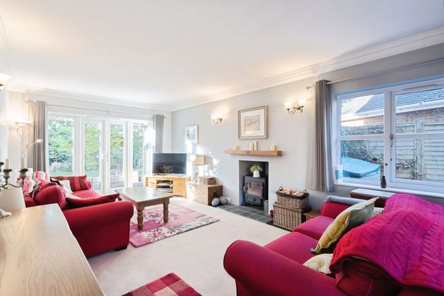 9, Riverside Green, Stockbridge photo 2