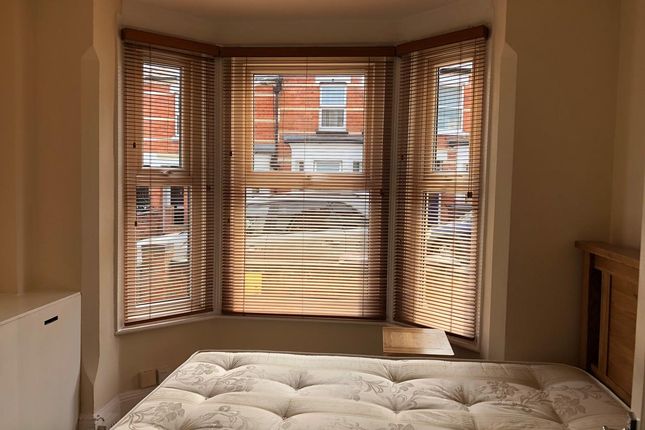Flat 1, 170, Belmont Road, Reading photo 3
