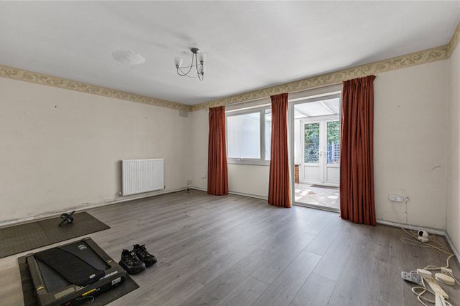 8, Powderham Court, Woking photo 3