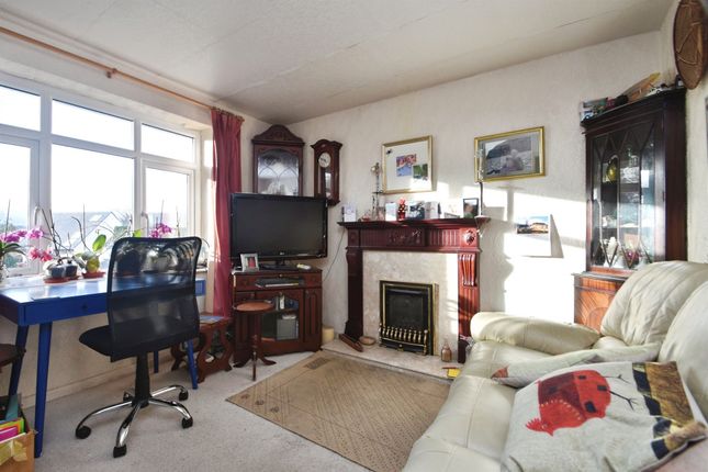 16, Sunhill Drive, Shipley photo 4