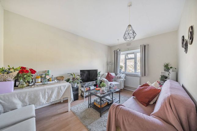 Thumbnail Flat for sale in Vincent Square, Wood Green, London