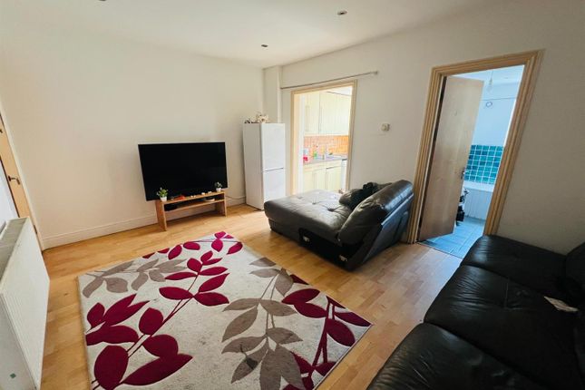 60A, Kingsley Road, Hounslow photo 2