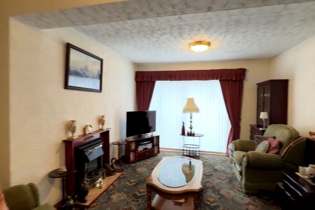 18, Upper Park, HARLOW photo 4