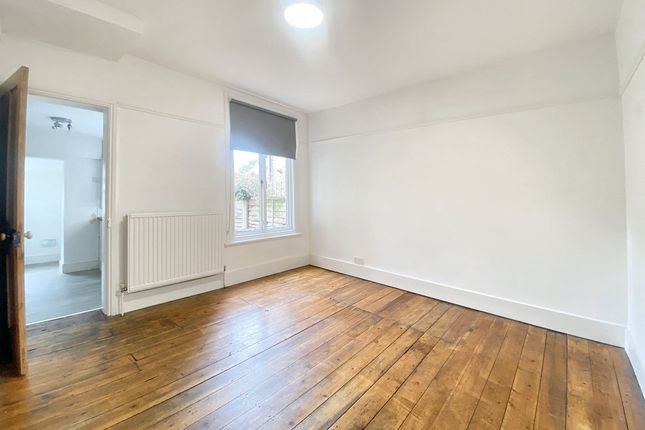 43 Bridge Road, Uxbridge photo 2