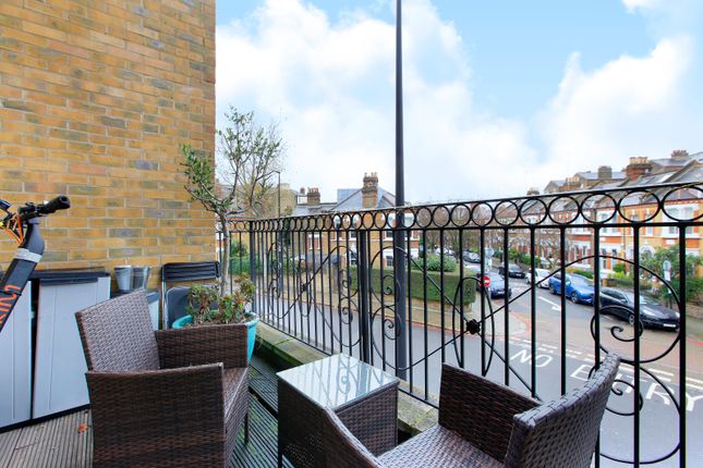 Flat for sale in Bridge Theatre Apartments, 214 Battersea Bridge Road, London