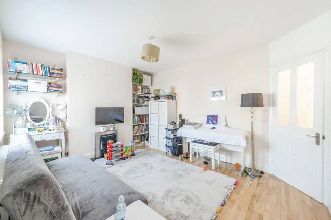 2-bed flat on Lowther Road, Kenton, £300,000