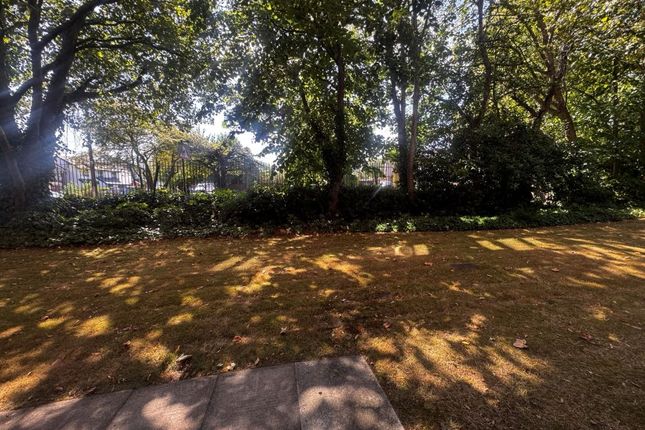 Flat 25, Woodsome Park, Liverpool photo 2