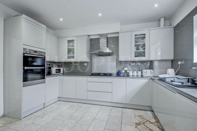 98, Church Lane, London photo 4