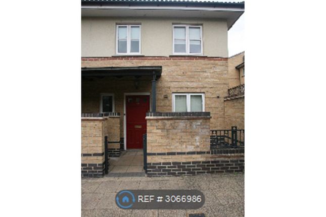 Celandine Drive, Hackney, London photo 2