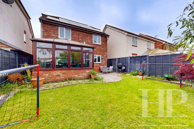 4 Harper Drive, Crawley photo 4