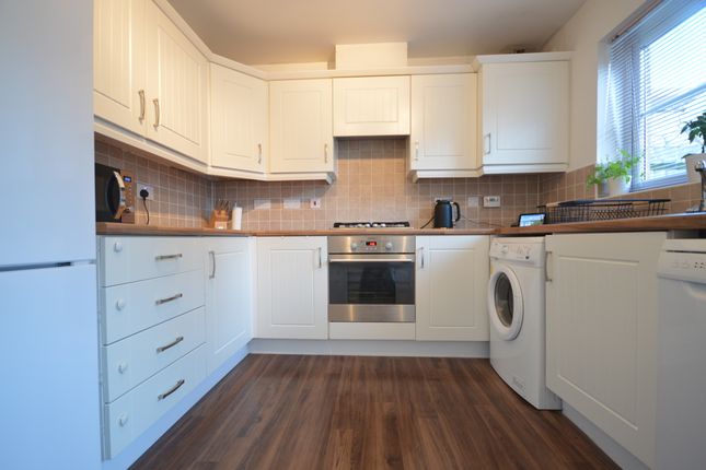 28, Cottingham Drive, Cardiff photo 3