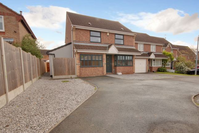 Thumbnail Detached house for sale in 63 Beamsley Way, Kingswood, Hull