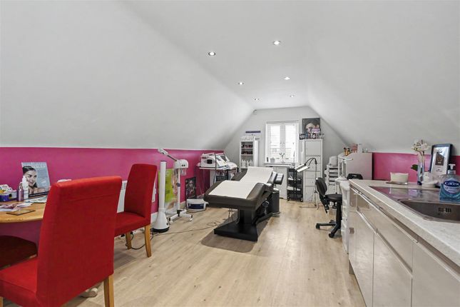15, Probyn Close, Kimpton photo 4