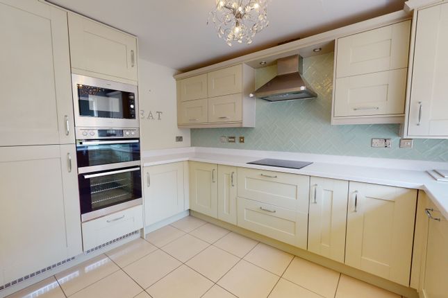 21, Ashtree View, Newport photo 3