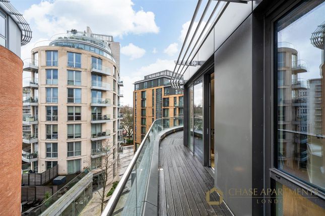 Thumbnail Flat for sale in Millennium House, 10 Plaza Gardens, Putney