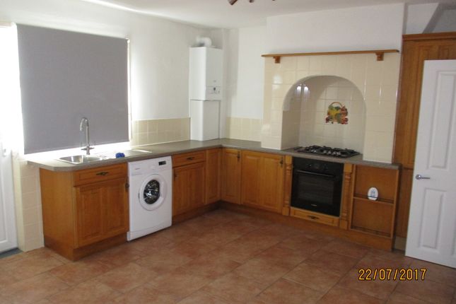 24, Grovehall Road, Leeds photo 2