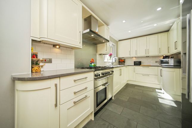 5, Masterson Grove, Ipswich photo 3