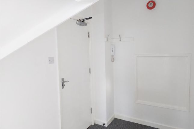 Flat 10, 356, Rosliston Road, Burton On Trent photo 2