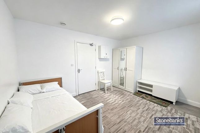 111, Rosebank Avenue, Wembley photo 5