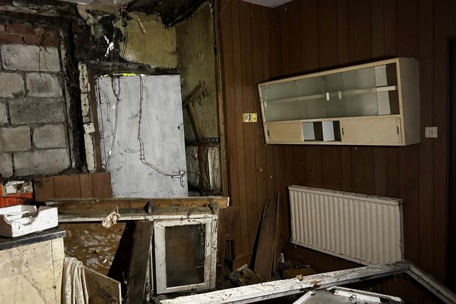 44, Neath Road, Maesteg photo 3