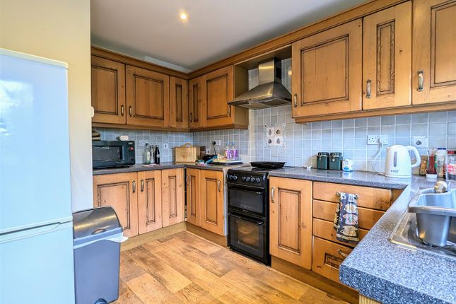 4, Langdale Close, Chesterfield photo 3