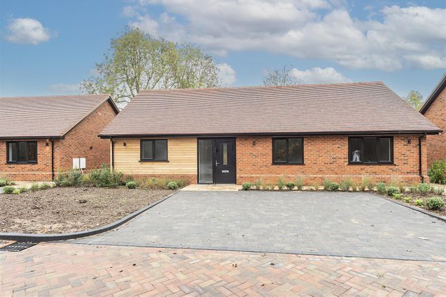 Thumbnail Detached bungalow for sale in Hatching Green, Harpenden