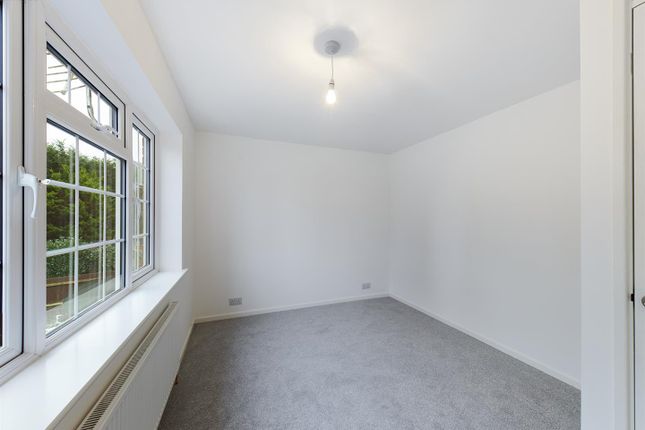 Property to rent in Chiddingly Close, Crawley, West Sussex.