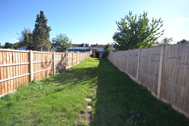102, Seymer Road, Romford photo 5