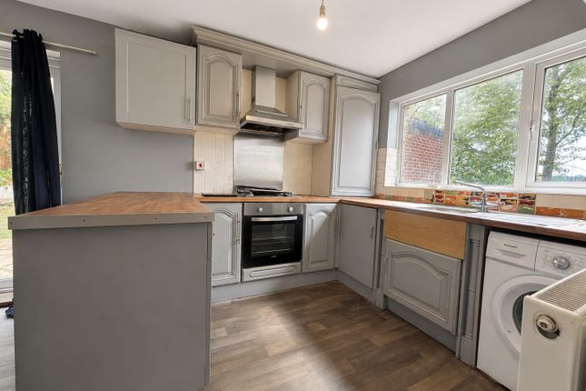 15, Cotswold Way, High Wycombe photo 3