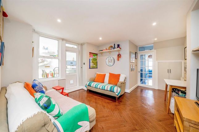 44, Bramshot Avenue, London photo 3