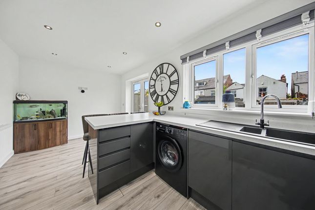 12, Mulberry Walk, Chesterfield photo 3