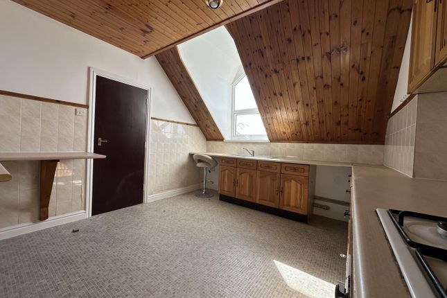 Flat 4, 26 Park Road South, Prenton photo 2