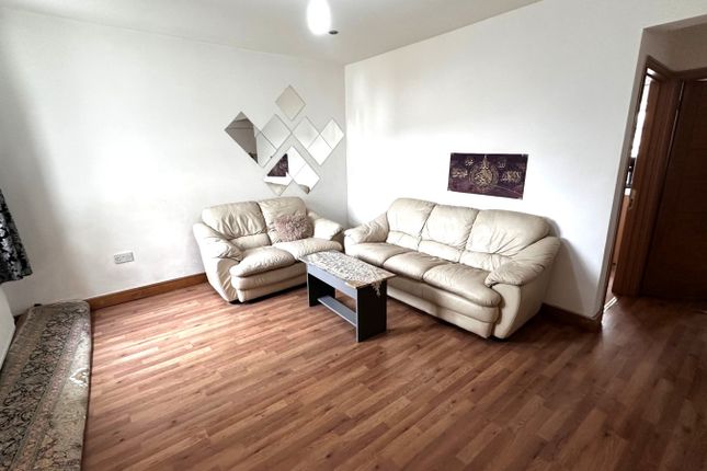 422 Greenford Road, Greenford photo 3