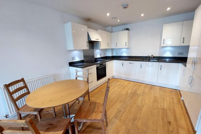 Thumbnail Flat to rent in Lighterage Court, High Street, Brentford