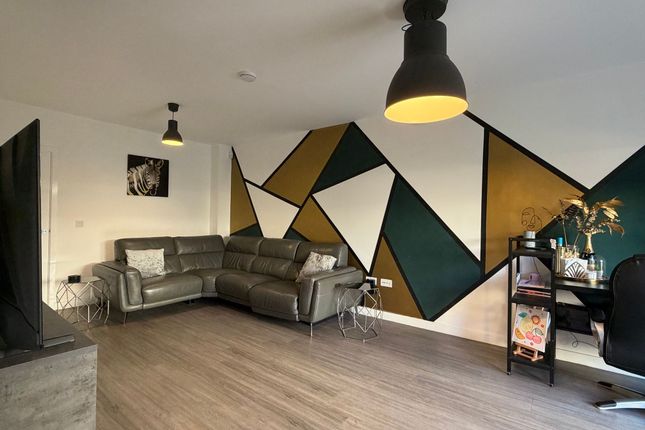 24 Fieldmouse Way, Glasgow photo 4