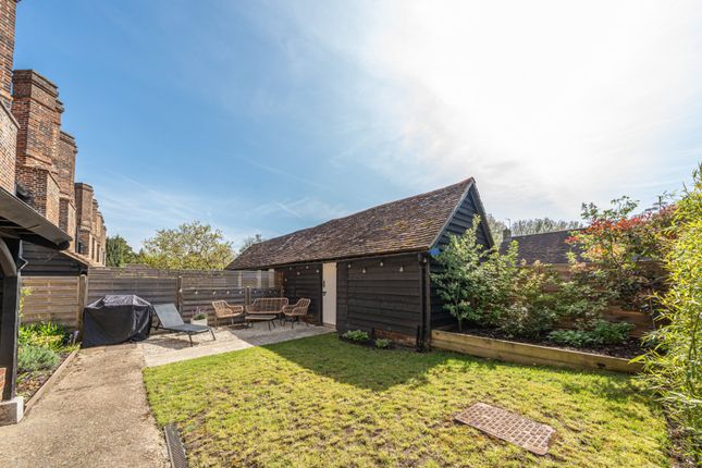 6 Wyatts Almshouses,, Wyatts Close, Surrey photo 4