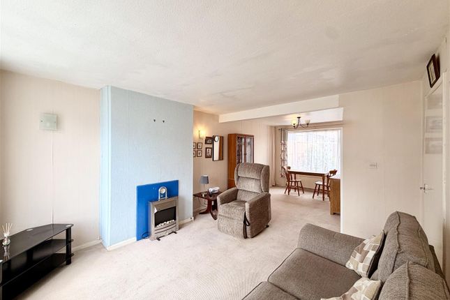 5, Raymond Avenue, Loughborough photo 2