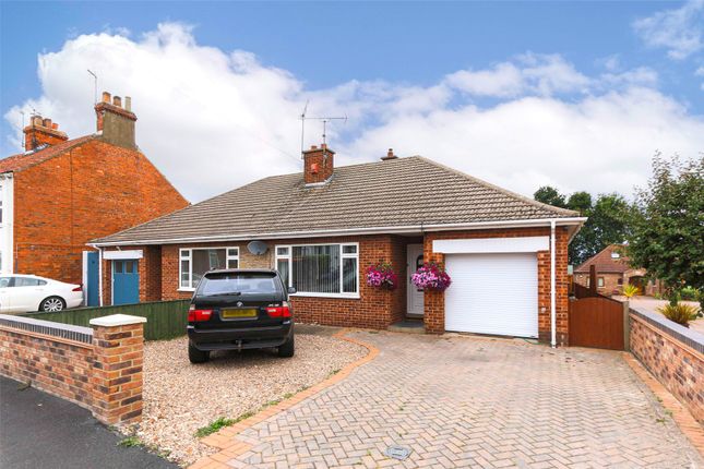 Thumbnail Bungalow for sale in West Acridge, Barton-Upon-Humber