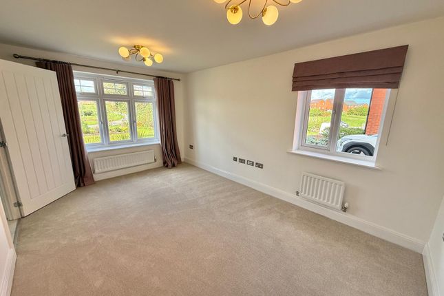 7, Hungerhill Road, Priorslee, Telford photo 4