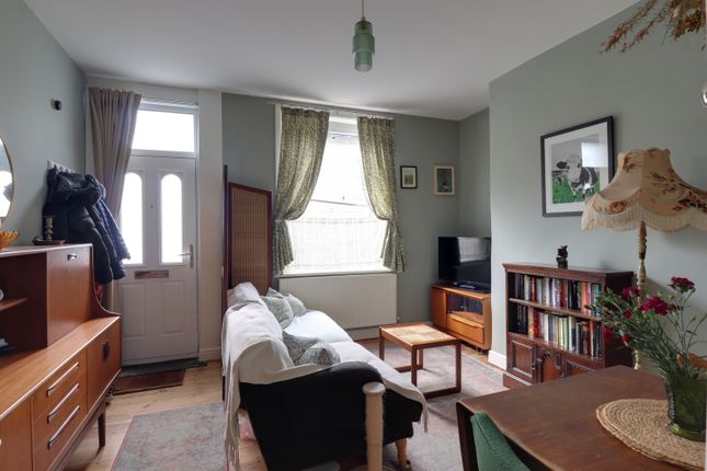 28, Nutfield Street, Todmorden photo 2