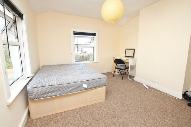 15 Pine Road, Bournemouth photo 4