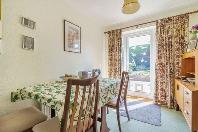 49, Christie Close, Surrey photo 4